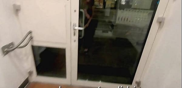 Er fickt sie schon im Aufzug! Riskantes 1. Date mit deutscher Blondine Amelie Lei! Gesichtsbesamung